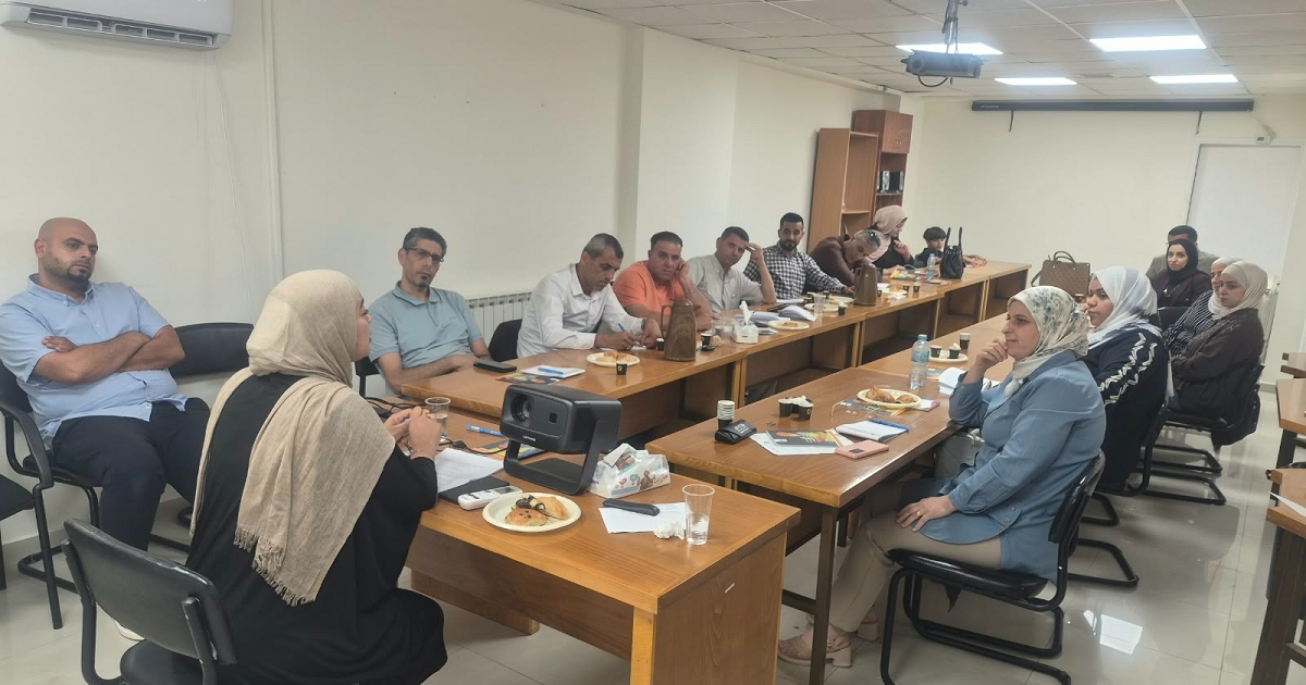 ممثلو بلديات بالضفة يطالبون بإنصاف عاملي المياومة بالأجور والبدلات والأتعاب والصحة والسلامة  